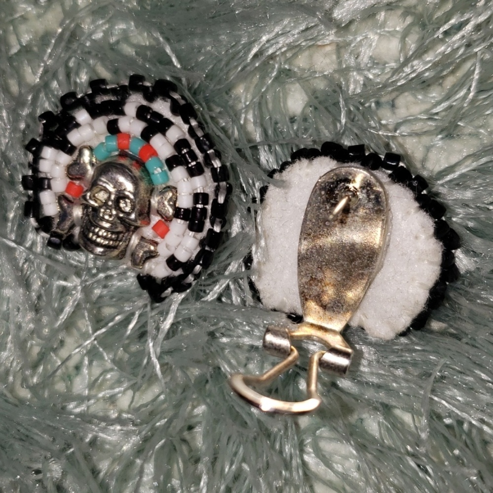 Beaded earrings - Picture 3 of 4